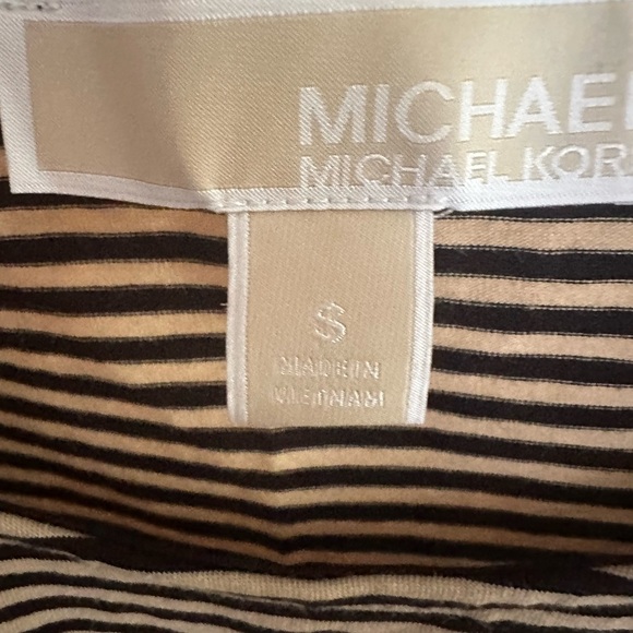 Michael Kors Black and White Sleeveless Cut-Out Blouse - Picture 5 of 7